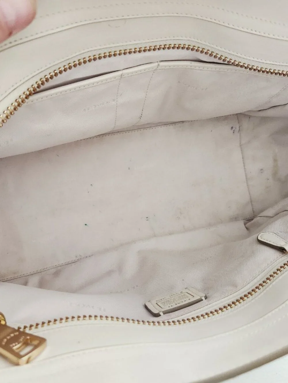 Coach Swagger White Leather Shoulder Bag Purse